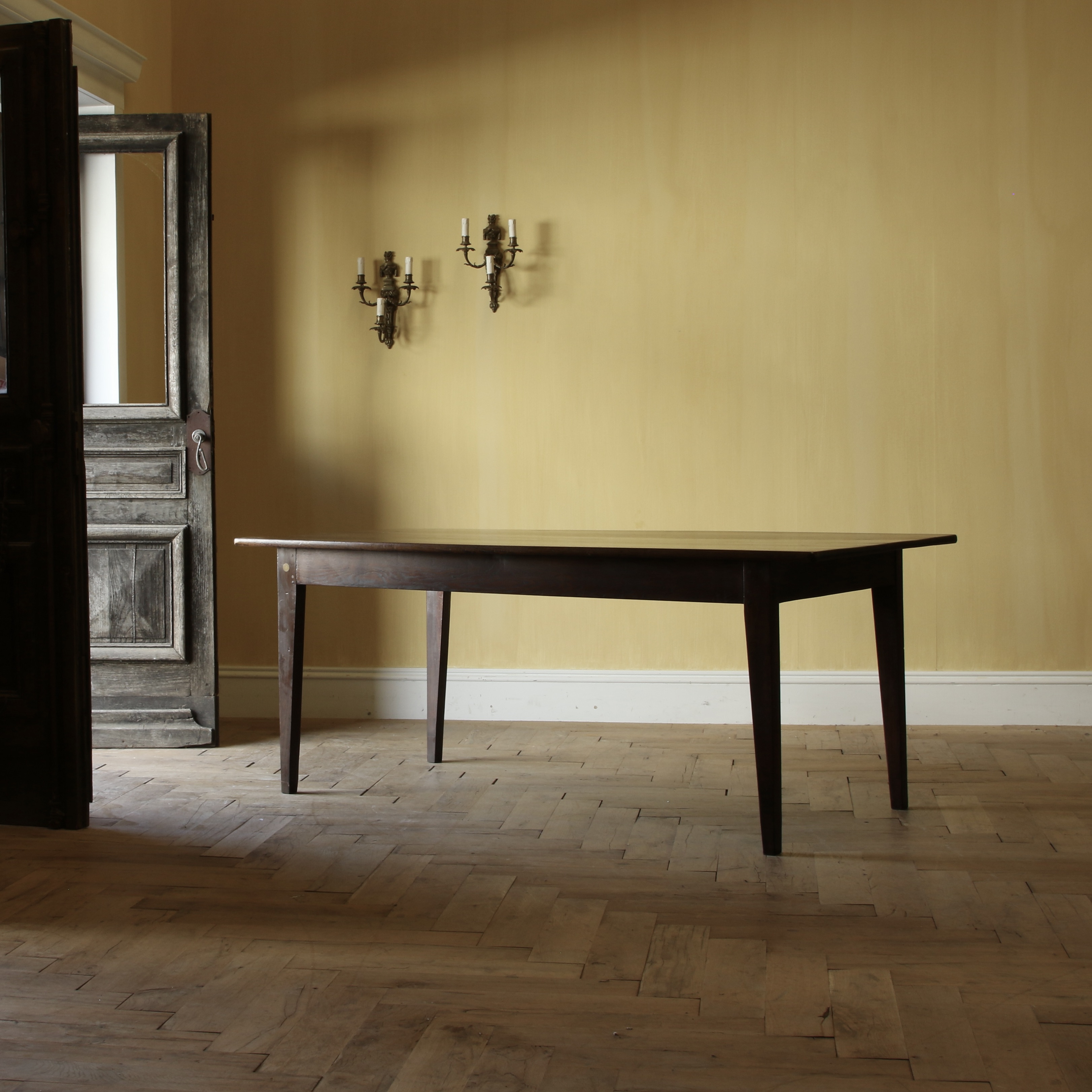 154-03 - French Provincial Dining Table